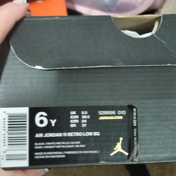 Air Jordan 11 Retro - Picture 5 of 11